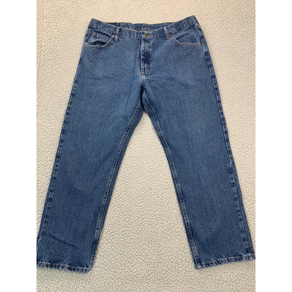 Wrangler Jeans Mens 38x30 Blue Medium Wash Straight Leg 100% Cotton Denim